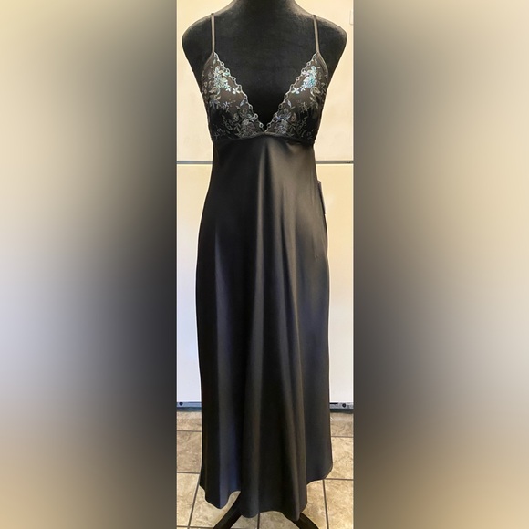 Sliky Solid Night Dress Vocation Spaghetti Strap Sleep Dress Women's Sleepwear - Picture 2 of 4